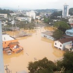 A FURB, a passarela e o Obs, debaixo d'água A FURB, a passarela e o Obs, debaixo d'água